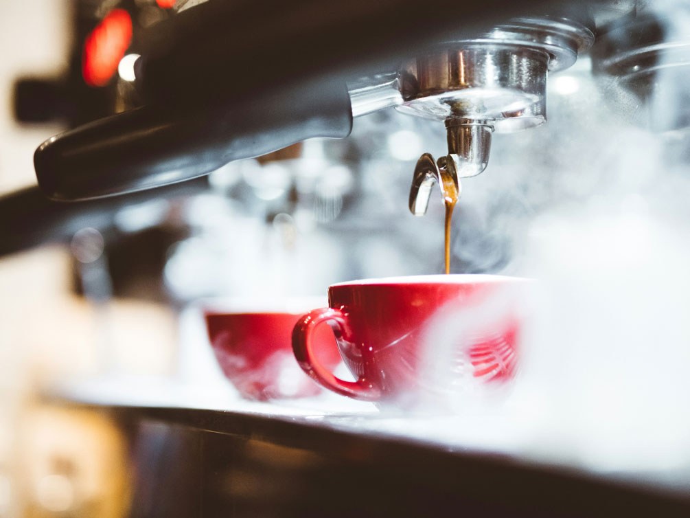 Kaffee dampfend